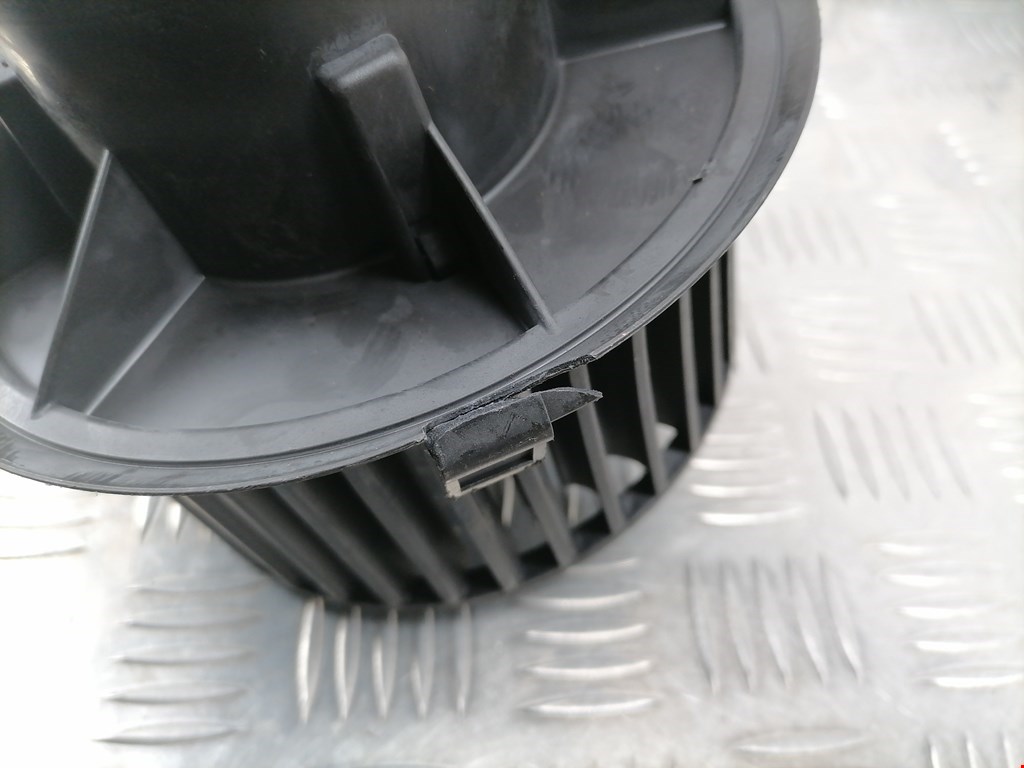 Моторчик (мотор) отопителя салона VOLKSWAGEN Golf III 1991-1997