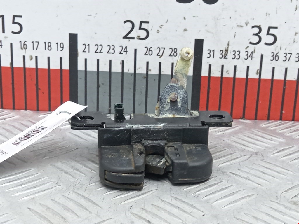 Замок багажника (крышки двери) VOLKSWAGEN Golf IV 1997-2003