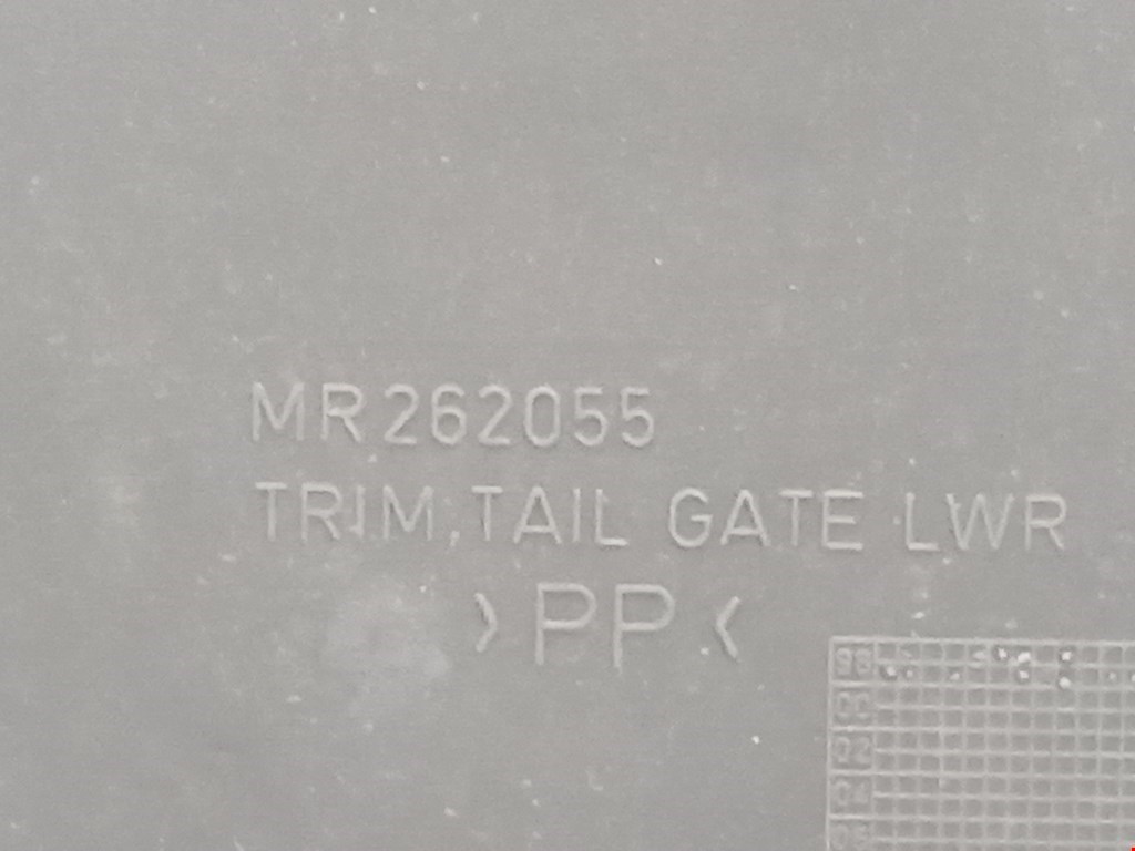 Обшивка крышки багажника MITSUBISHI Space Star 1999-2006