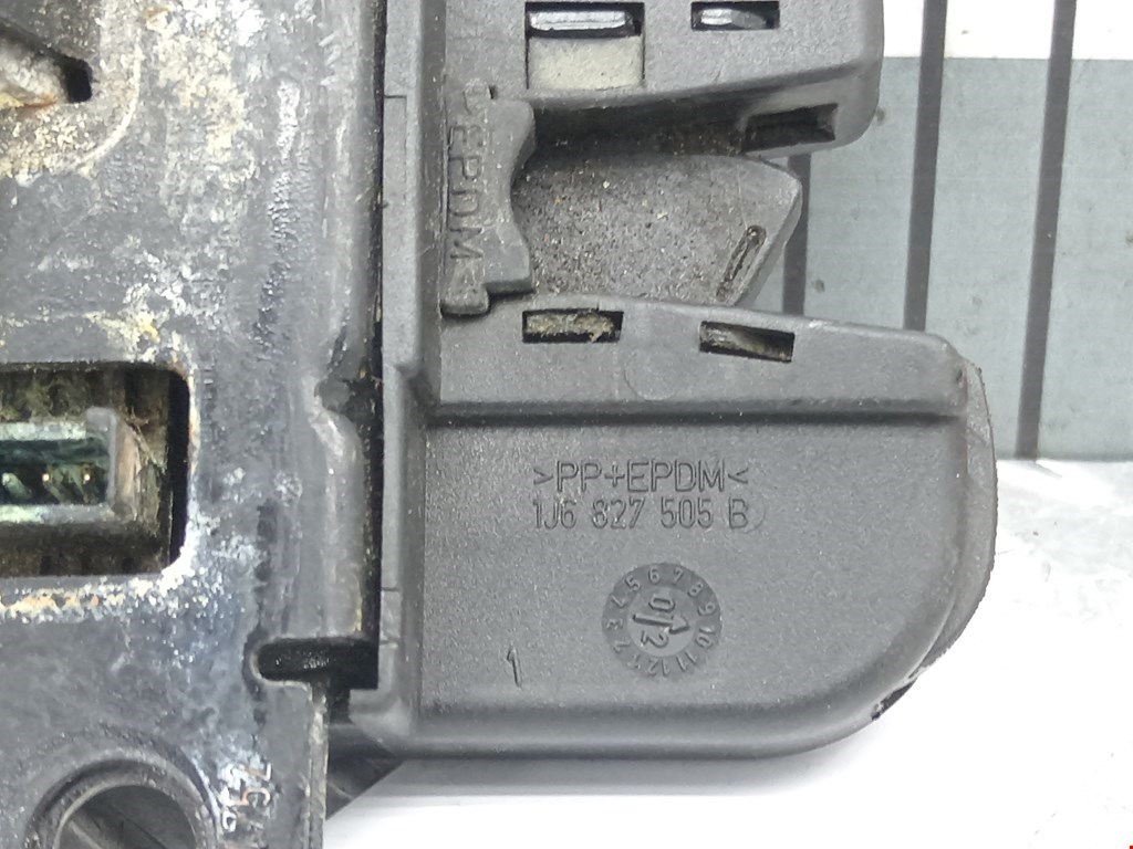 Замок багажника (крышки двери) VOLKSWAGEN Golf IV 1997-2003