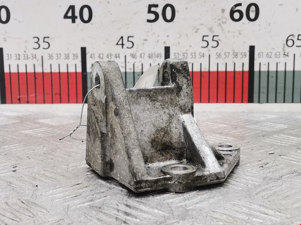 Кронштейн генератора MAZDA 626 GE 1992-1997