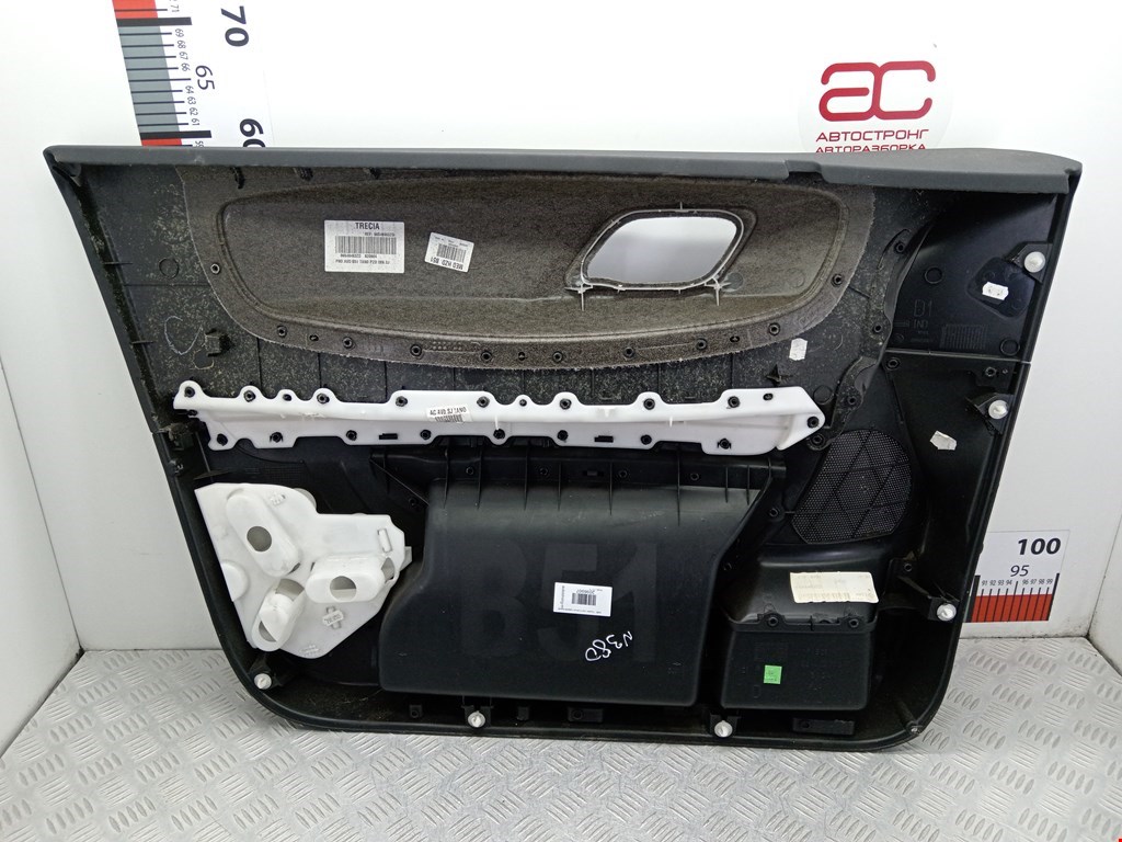 Обшивка двери передняя правая CITROEN C4 I 2004-2014