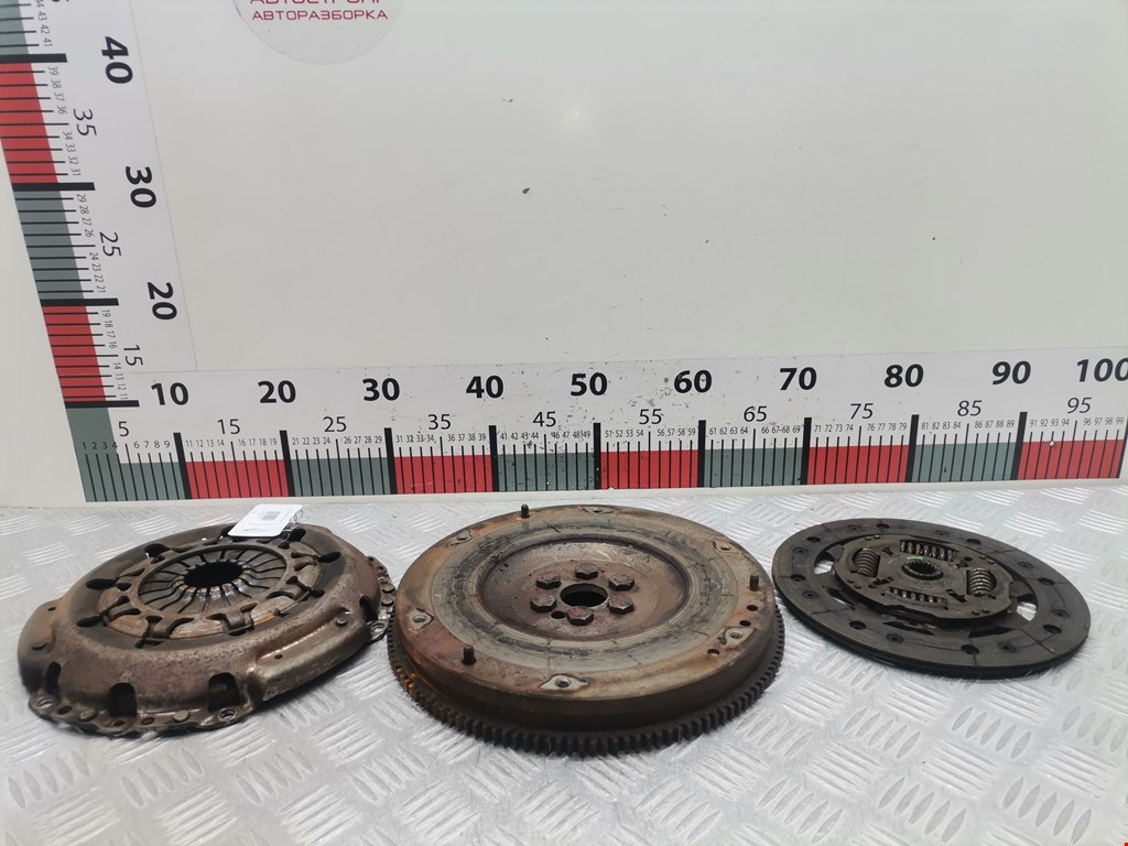 Маховик (демпфер сцепления) FORD Focus I 1998-2005