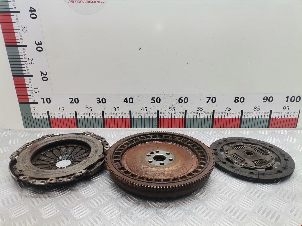 Маховик (демпфер сцепления) FORD Focus I 1998-2005
