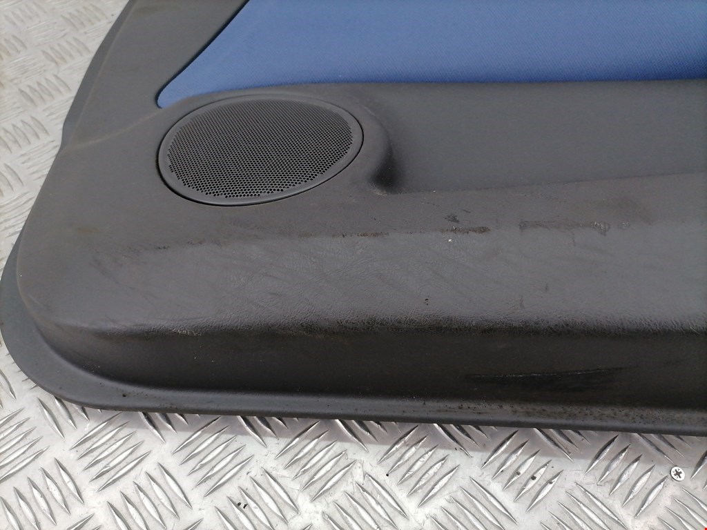 Обшивка двери передняя правая MITSUBISHI Space Star 1999-2006