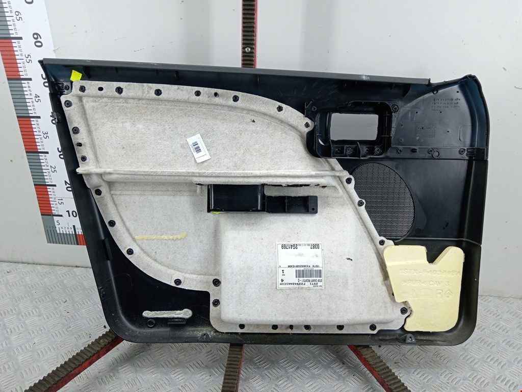 Обшивка двери передняя правая FORD Mondeo III 2000-2007