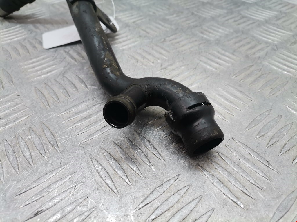 Трубка системы охлаждения AUDI A4 B5 1995-2001