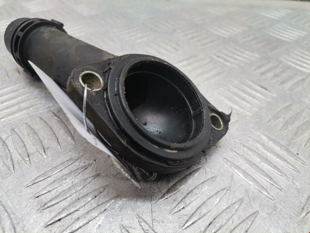 Тройник системы охлаждения AUDI A4 B5 1995-2001