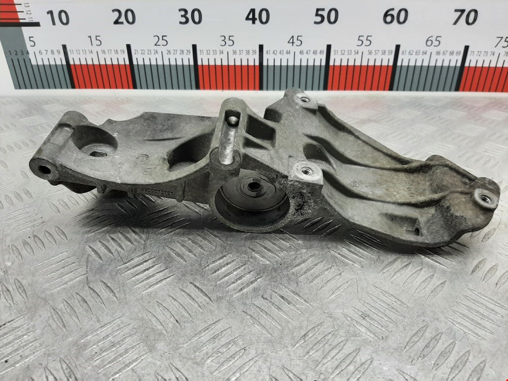 Кронштейн генератора RENAULT Scenic II 2003-2010