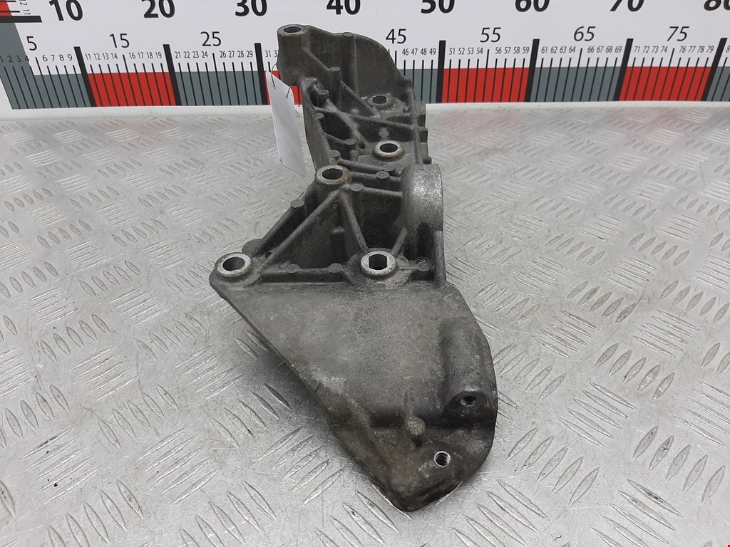 Кронштейн генератора RENAULT Scenic II 2003-2010