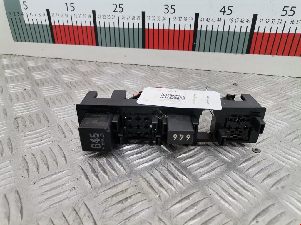 Блок реле VOLKSWAGEN Passat B7 2011-2015