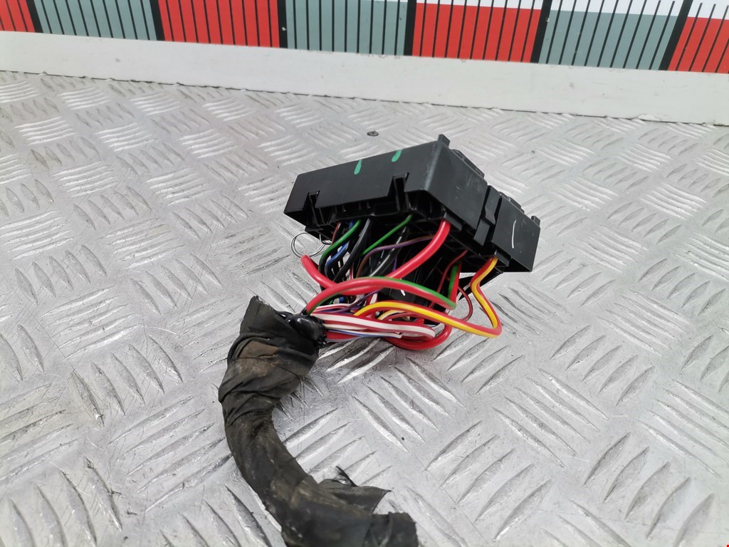 Блок реле VOLKSWAGEN Passat B7 2011-2015