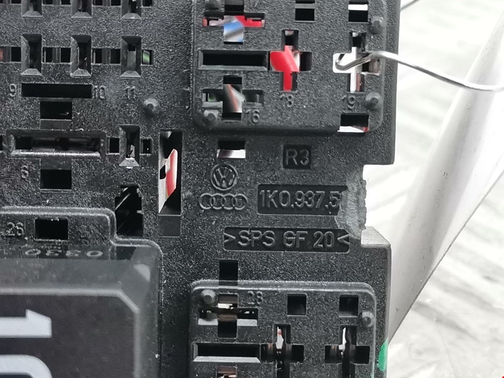 Блок реле VOLKSWAGEN Passat B7 2011-2015