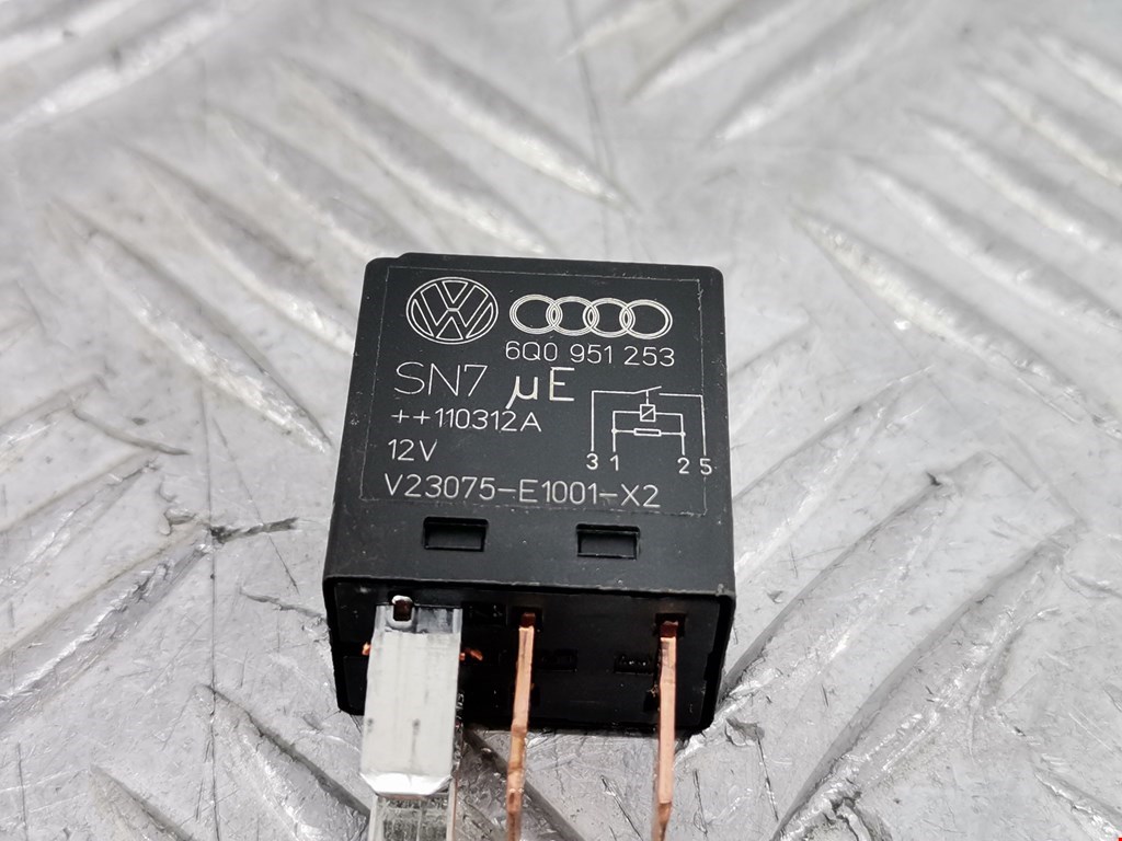 Реле VOLKSWAGEN Passat B7 2011-2015