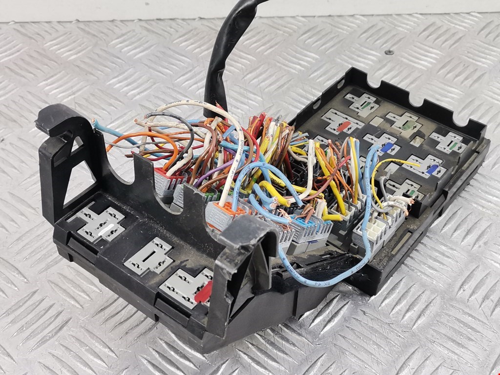 Датчик уровня в бачок омывателя PEUGEOT 605 1989-1999