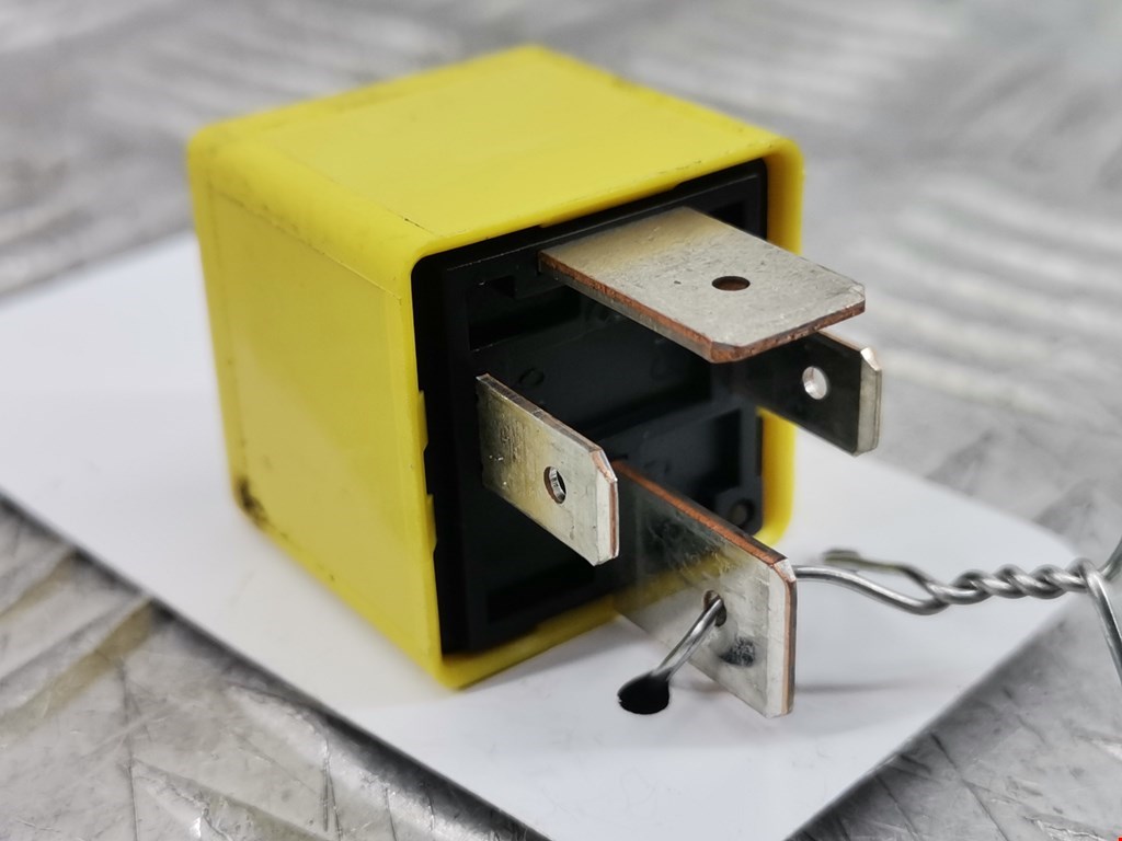 Реле OPEL Zafira B 2005-2012