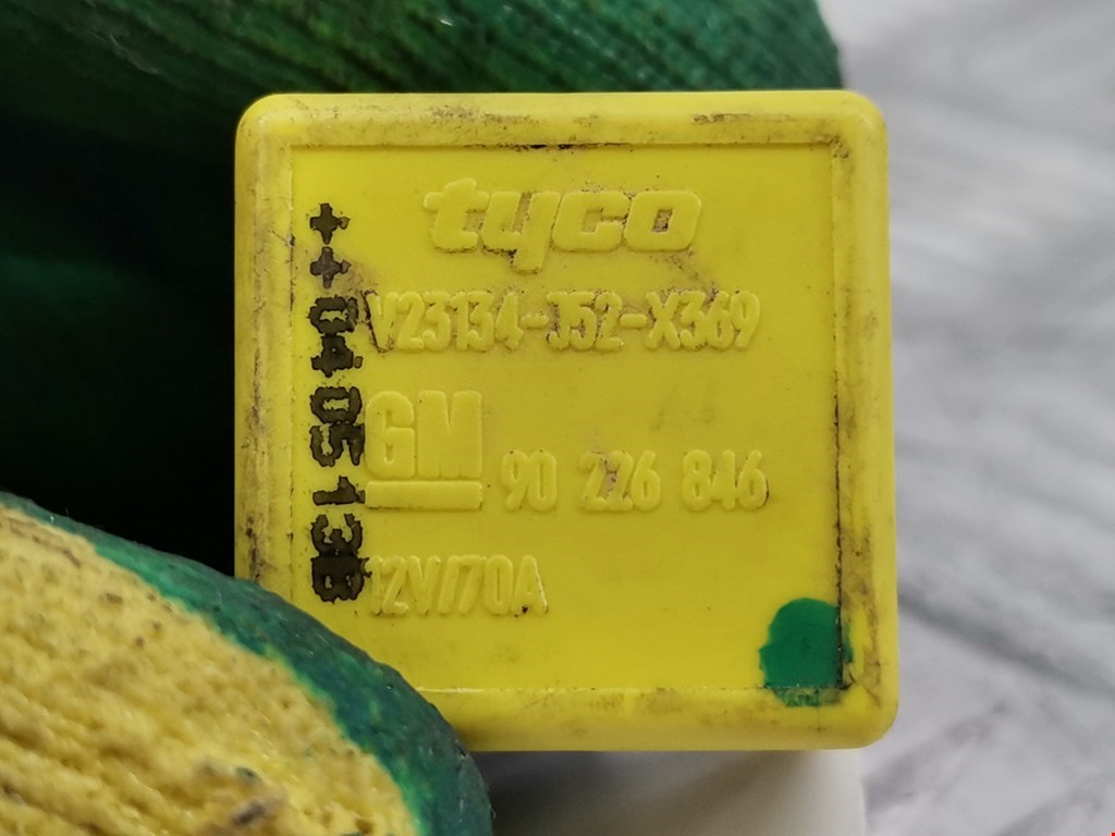 Реле OPEL Zafira B 2005-2012