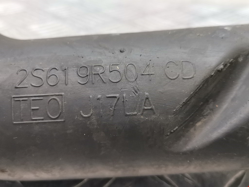 Патрубок воздушного фильтра FORD Fiesta 2001-2008