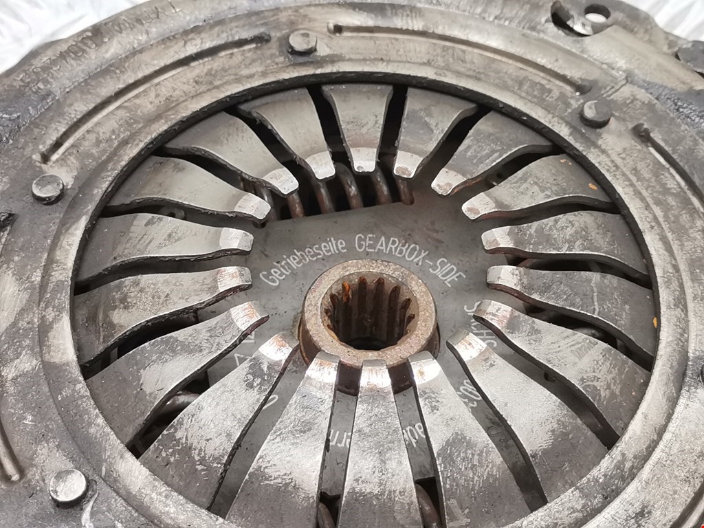 Маховик (демпфер сцепления) OPEL Corsa C 2000-2006