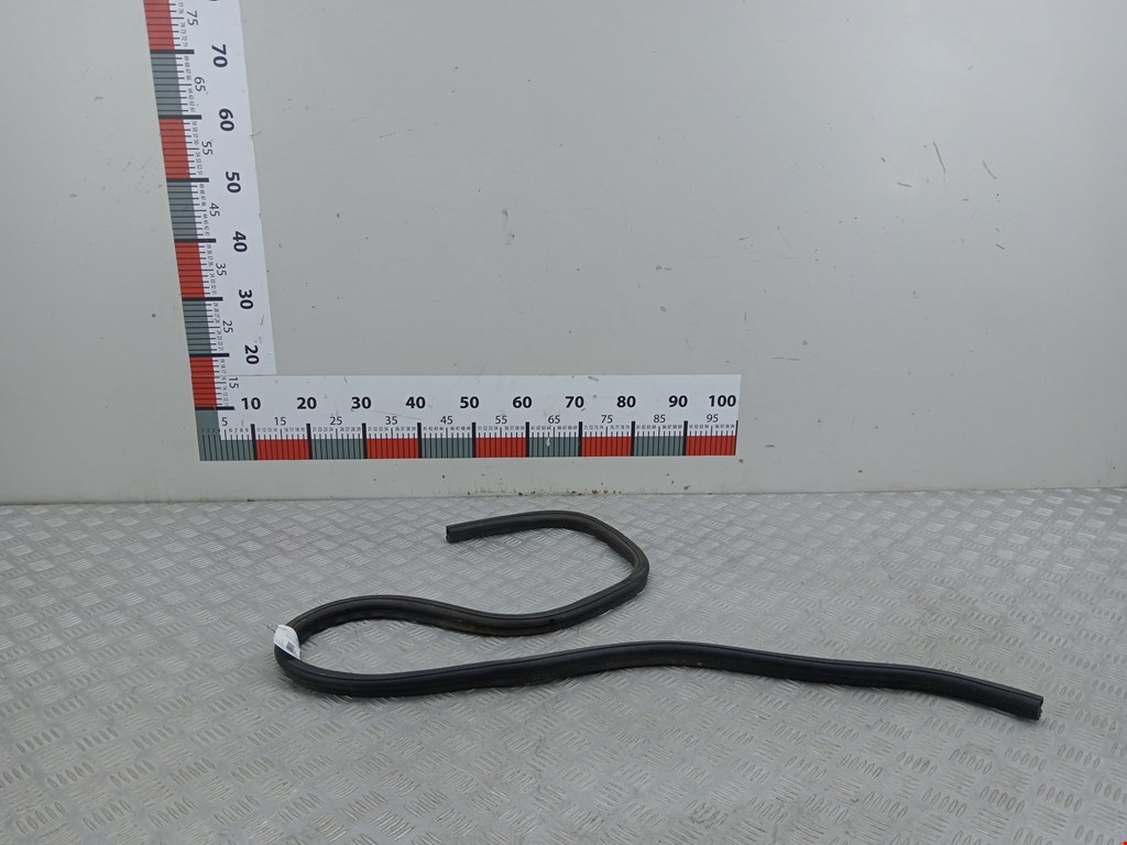 Уплотнитель (наружный) PEUGEOT 206 1998-2012