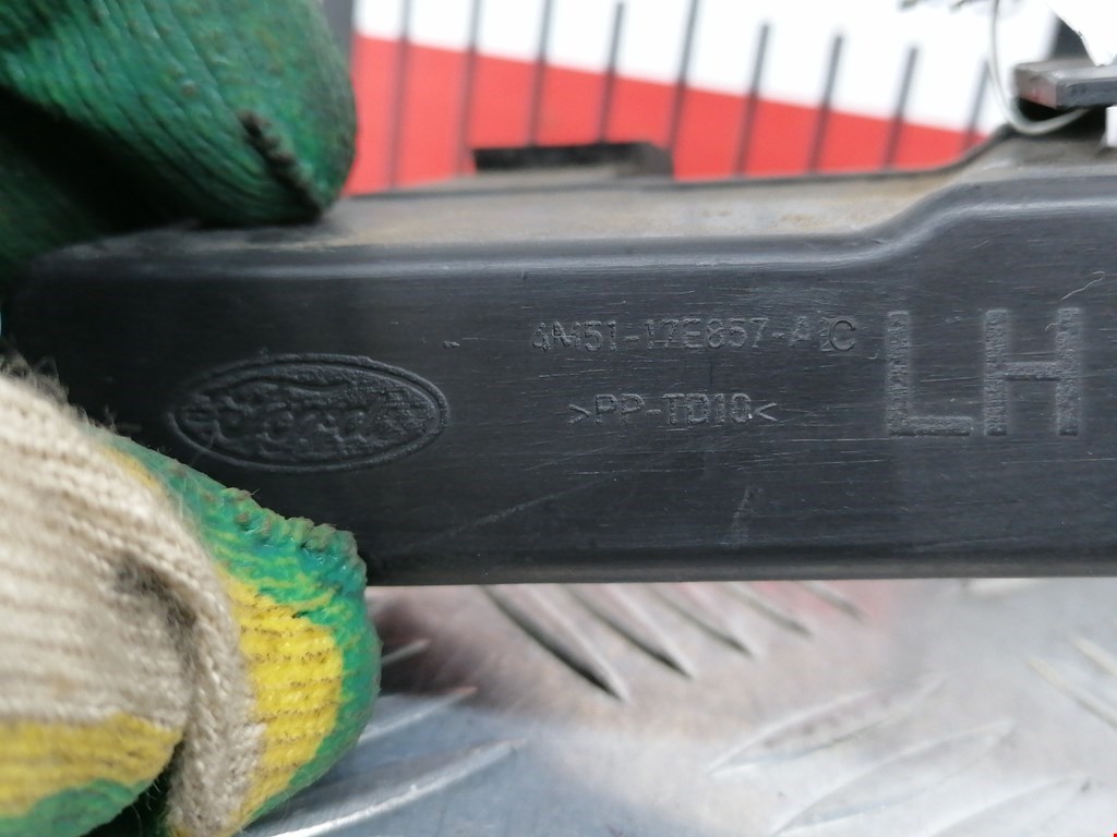 Кронштейн переднего бампера левый FORD Focus II 2005-2011