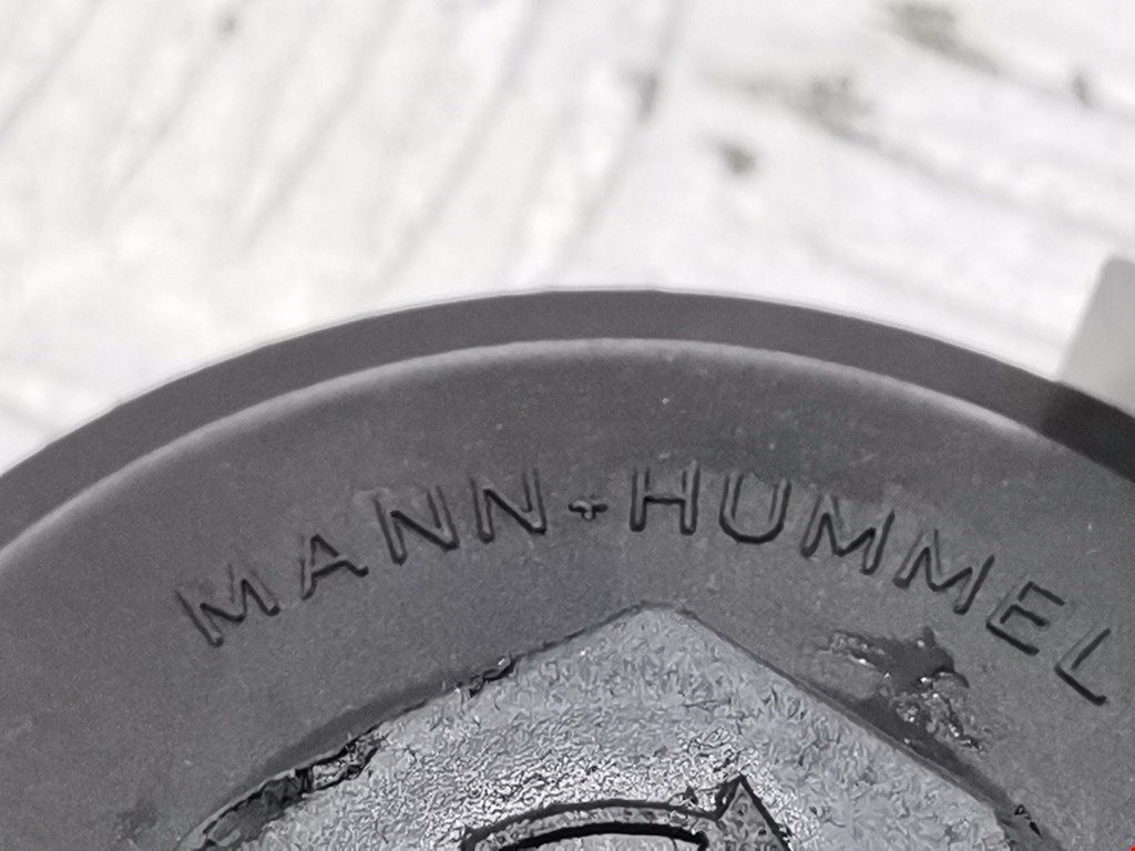 Крышка масляного фильтра VOLKSWAGEN Touran 2003-2010