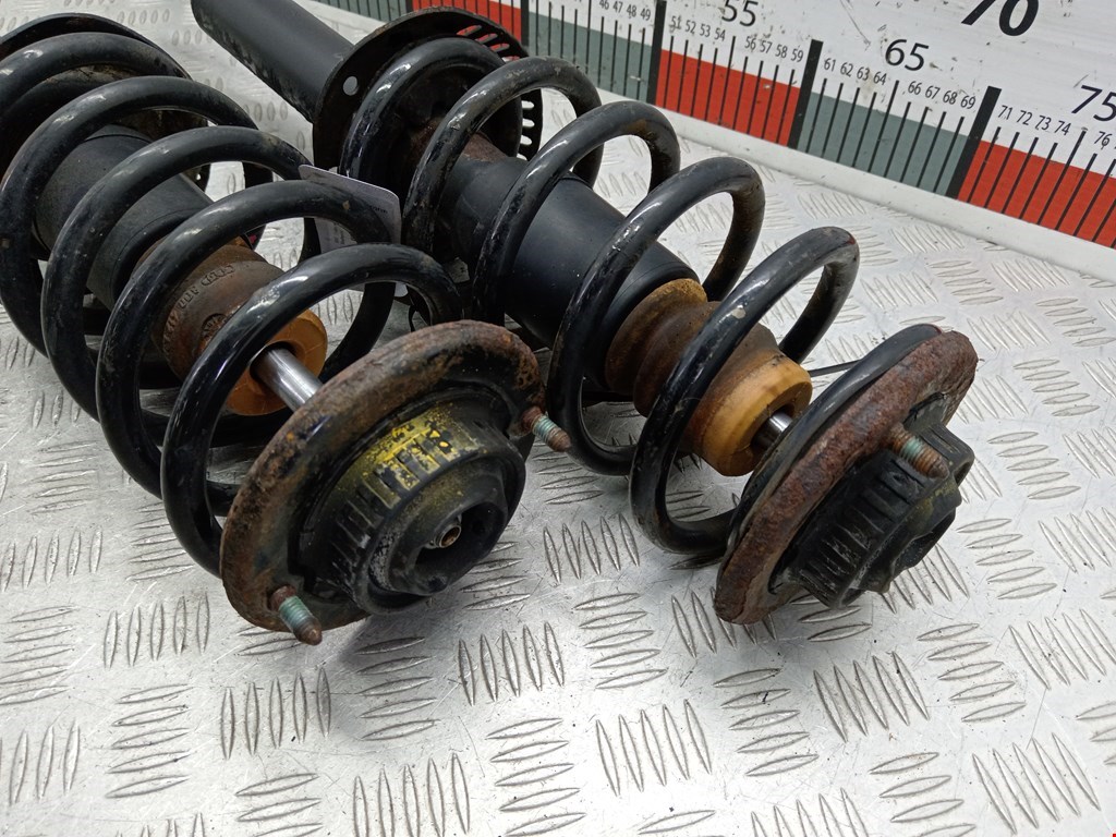 Амортизатор передний левый VOLKSWAGEN Passat B5 1997-2005