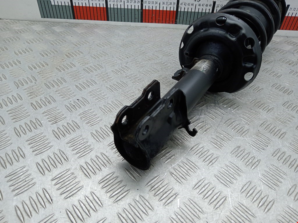 Амортизатор передний правый OPEL Corsa C 2000-2006