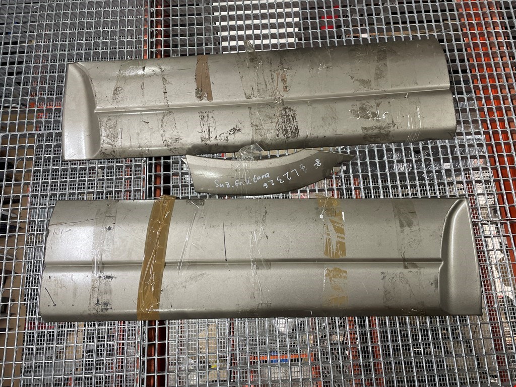 Накладка (молдинг) двери (комплект) Suzuki Grand Vitara 1 (1997-2005)