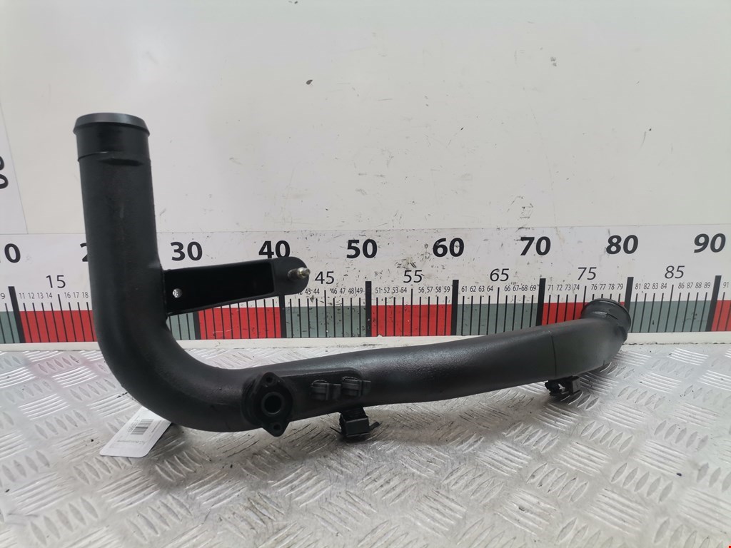 Патрубок интеркулера VOLKSWAGEN Passat B5 1997-2005