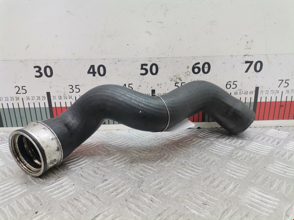 Патрубок интеркулера VOLKSWAGEN Passat B5 1997-2005