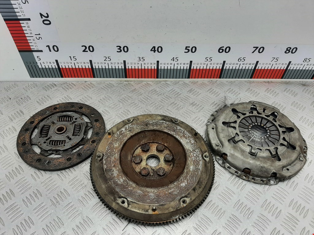 Маховик (демпфер сцепления) FORD Focus I 1998-2005