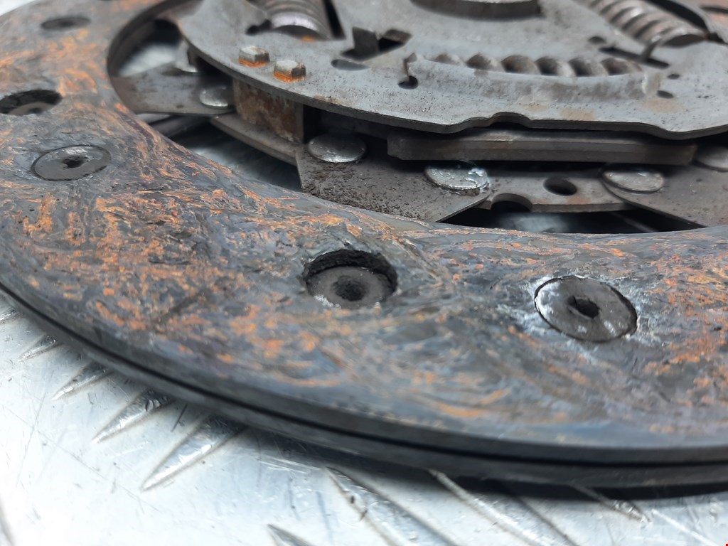 Маховик (демпфер сцепления) FORD Focus I 1998-2005