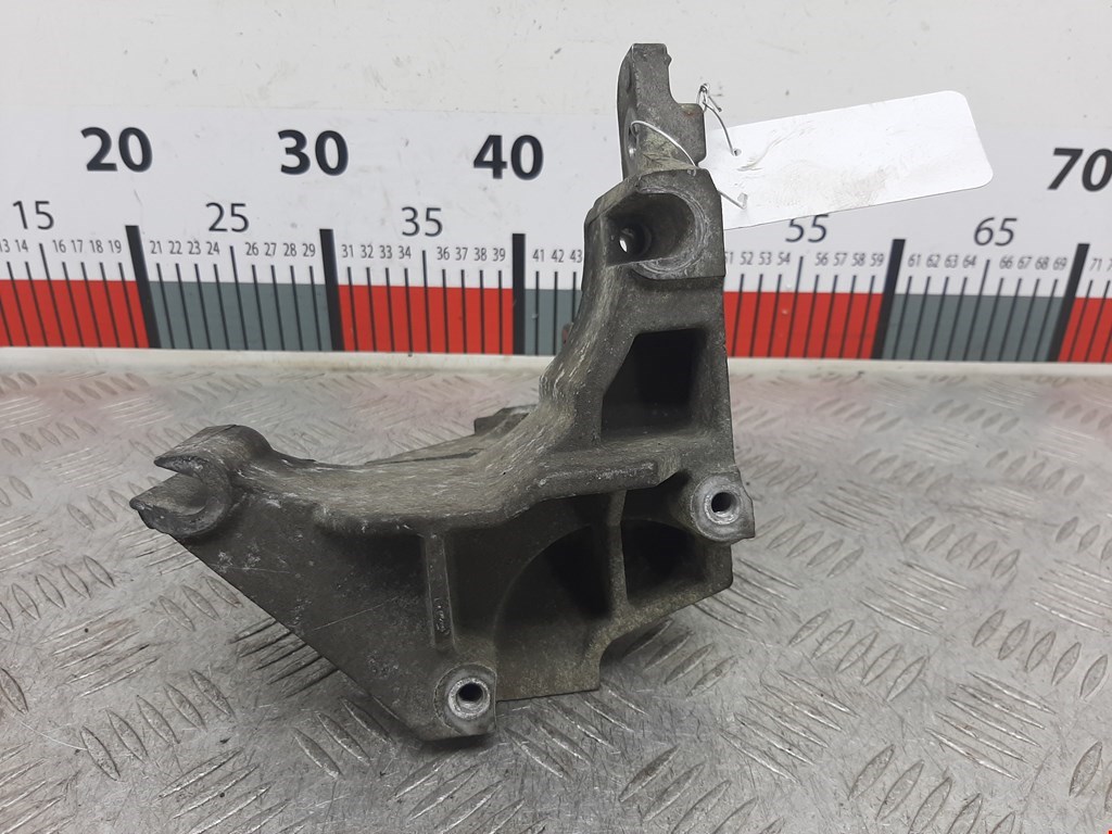 Кронштейн генератора Ford Focus 1 (1998-2005)