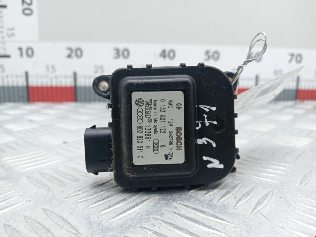 Моторчик заслонки печки VOLKSWAGEN Golf IV 1997-2003