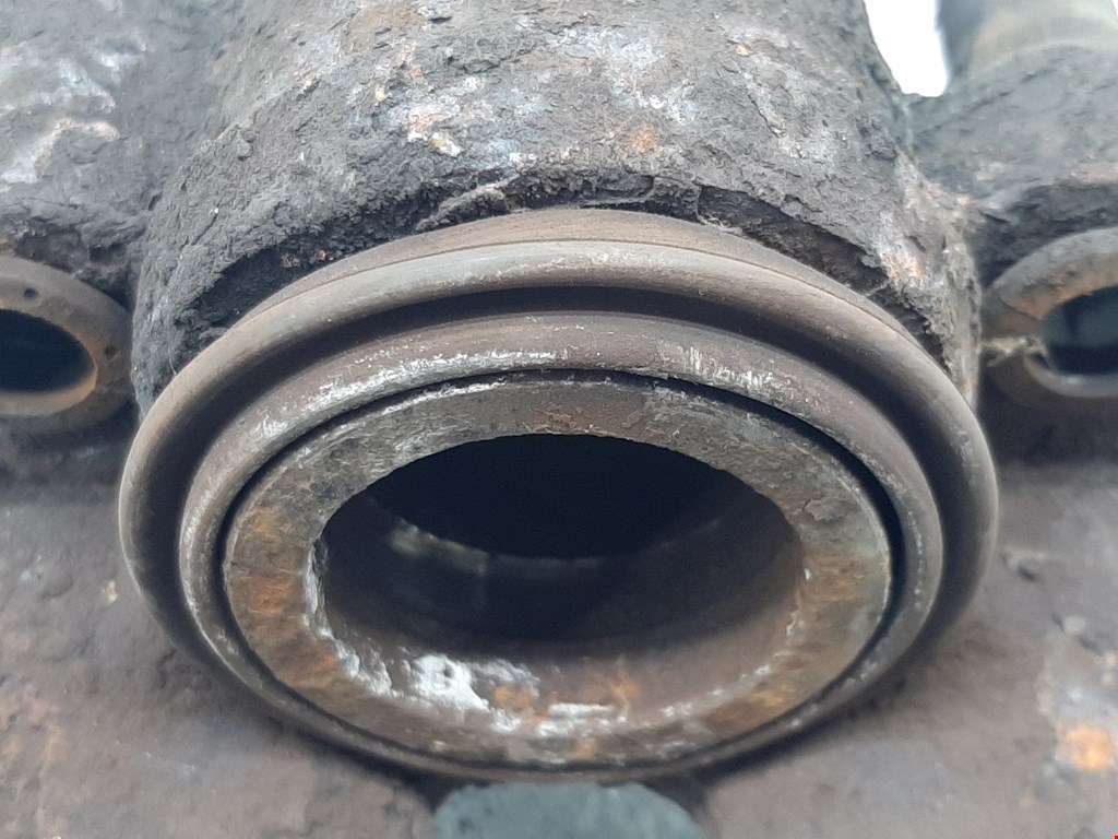 Суппорт передний левый VOLKSWAGEN Polo III 1994-2001