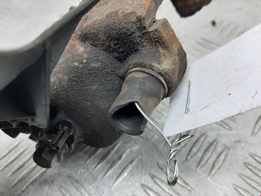 Суппорт передний левый VOLKSWAGEN Polo III 1994-2001