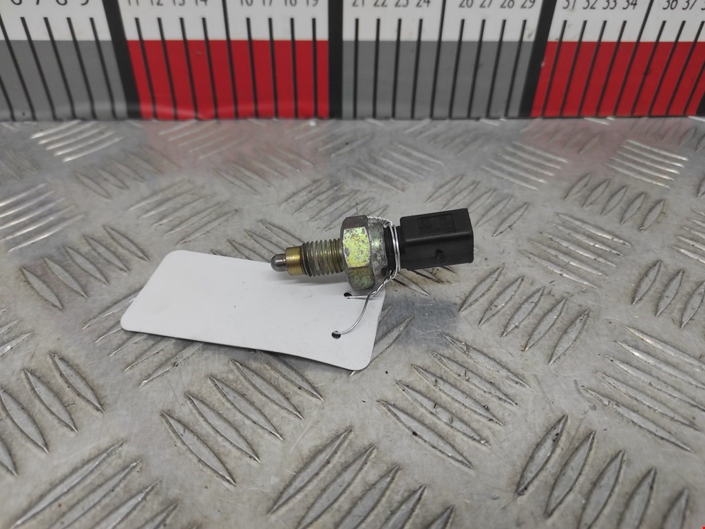 Датчик включения заднего хода VOLKSWAGEN Golf IV 1997-2003