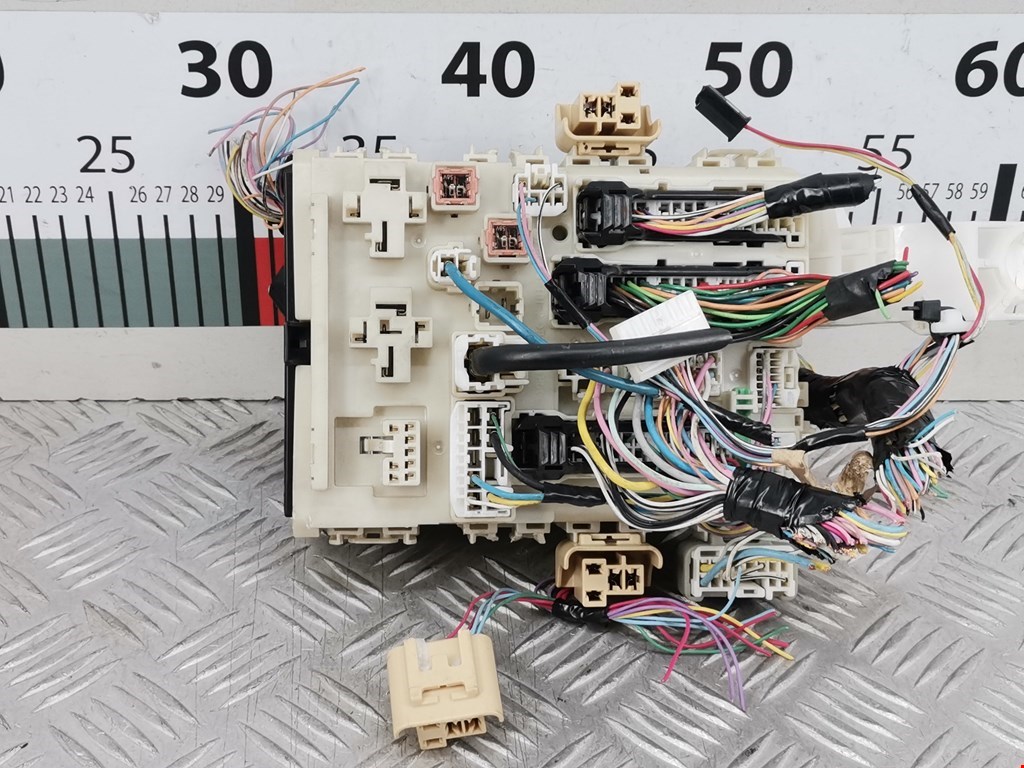 Датчик уровня в бачок омывателя TOYOTA Yaris II XP50 2005-2011