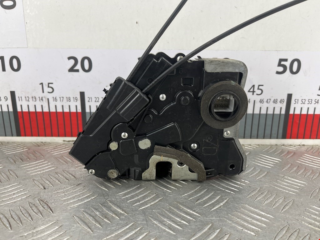 Замок двери передней правой TOYOTA Prius II XW20 2003-2012