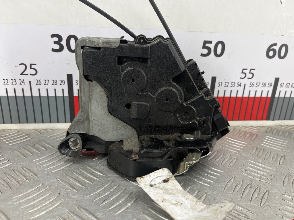 Замок двери передней правой TOYOTA Prius II XW20 2003-2012