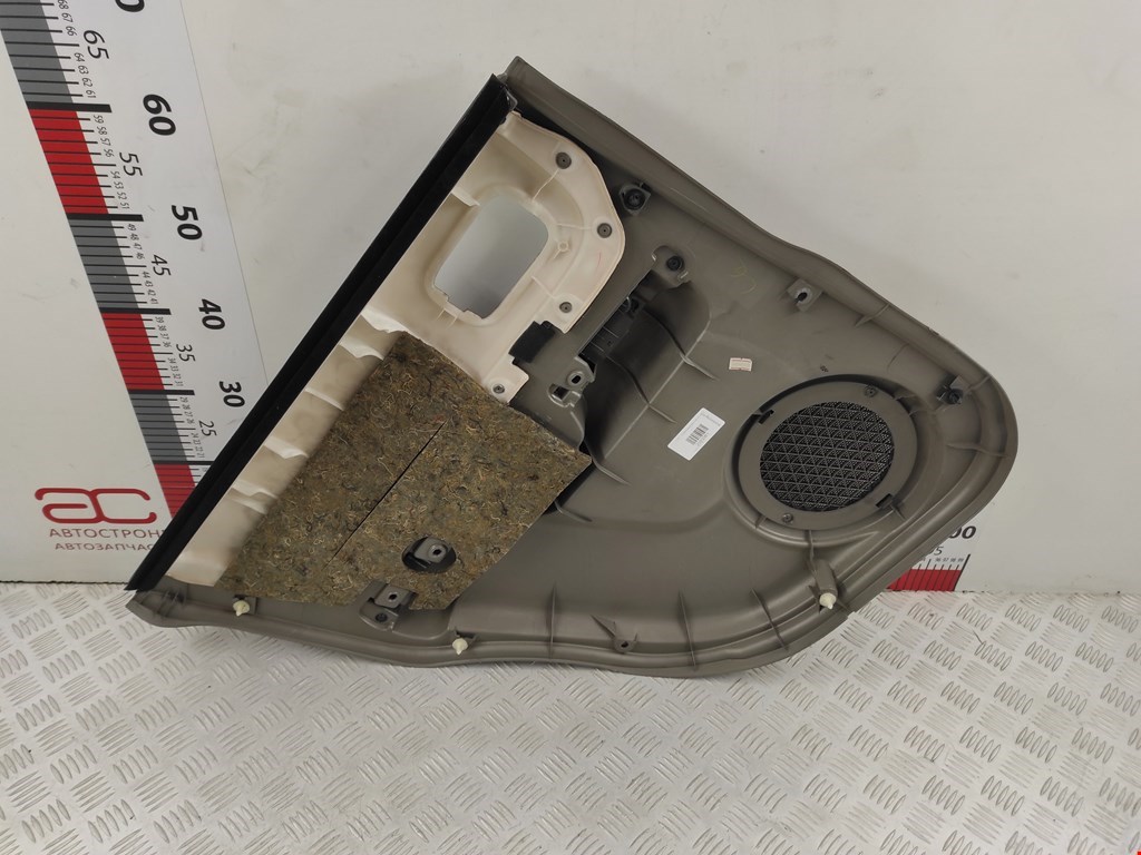 Обшивка двери задняя правая NISSAN X-Trail T30 2000-2007