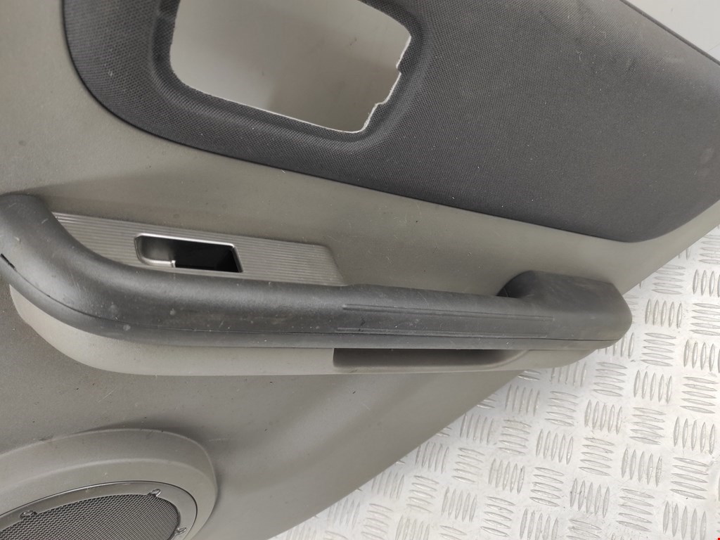 Обшивка двери задняя правая NISSAN X-Trail T30 2000-2007