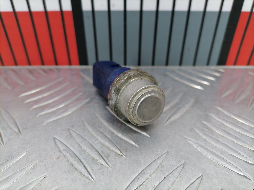 Датчик температуры (охлаждающей жидкости) VOLKSWAGEN Passat B5 1997-2005