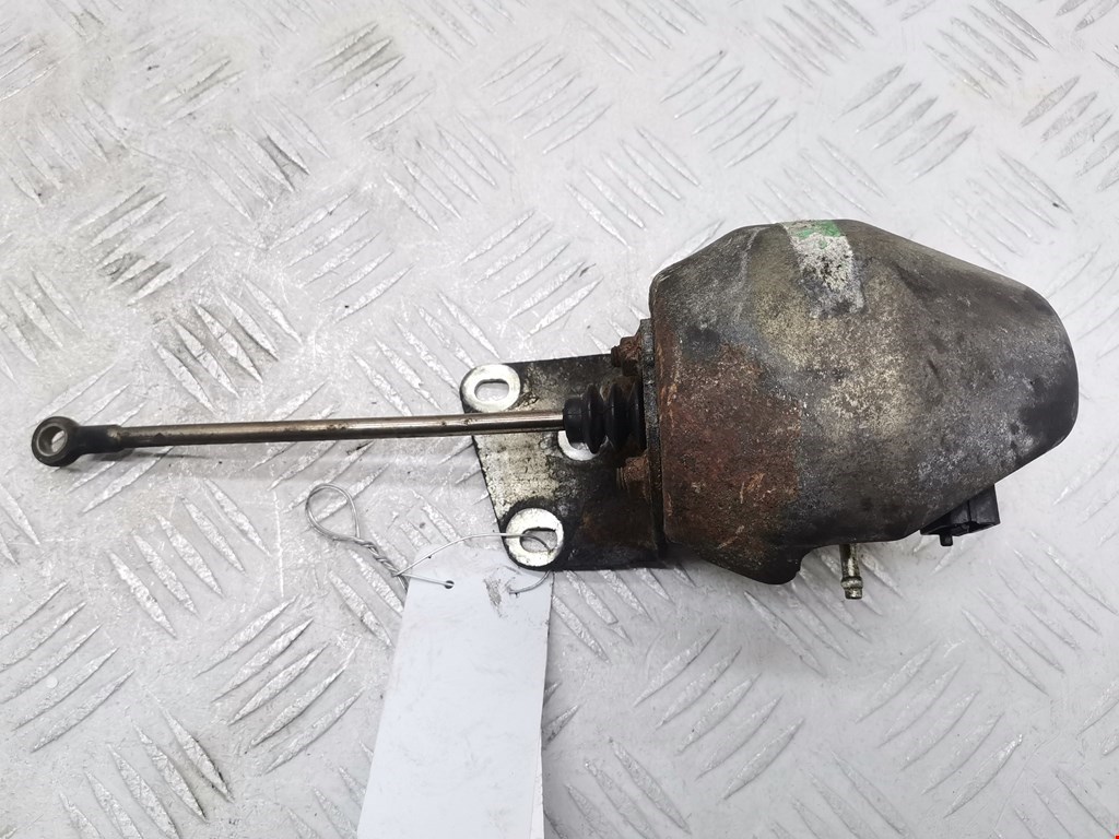 Моторчик привода (положения воздушных) заслонок (актуатор сервопривода турбины) OPEL Insignia 2008-2017