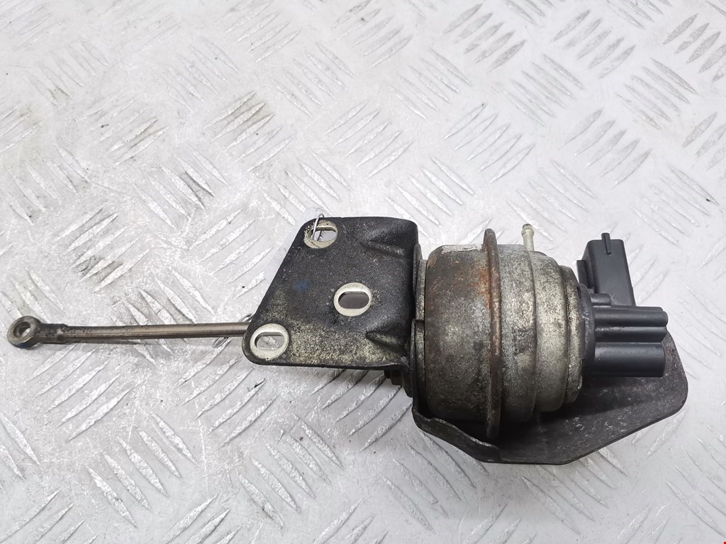 Моторчик привода (положения воздушных) заслонок (актуатор сервопривода турбины) OPEL Insignia 2008-2017