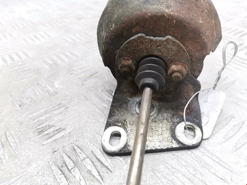 Моторчик привода (положения воздушных) заслонок (актуатор сервопривода турбины) OPEL Insignia 2008-2017