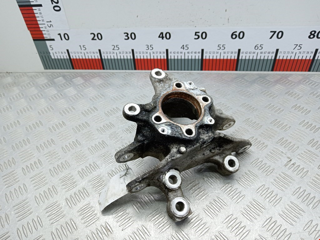 Кулак задний левый Honda Civic 10 (2015-2021)