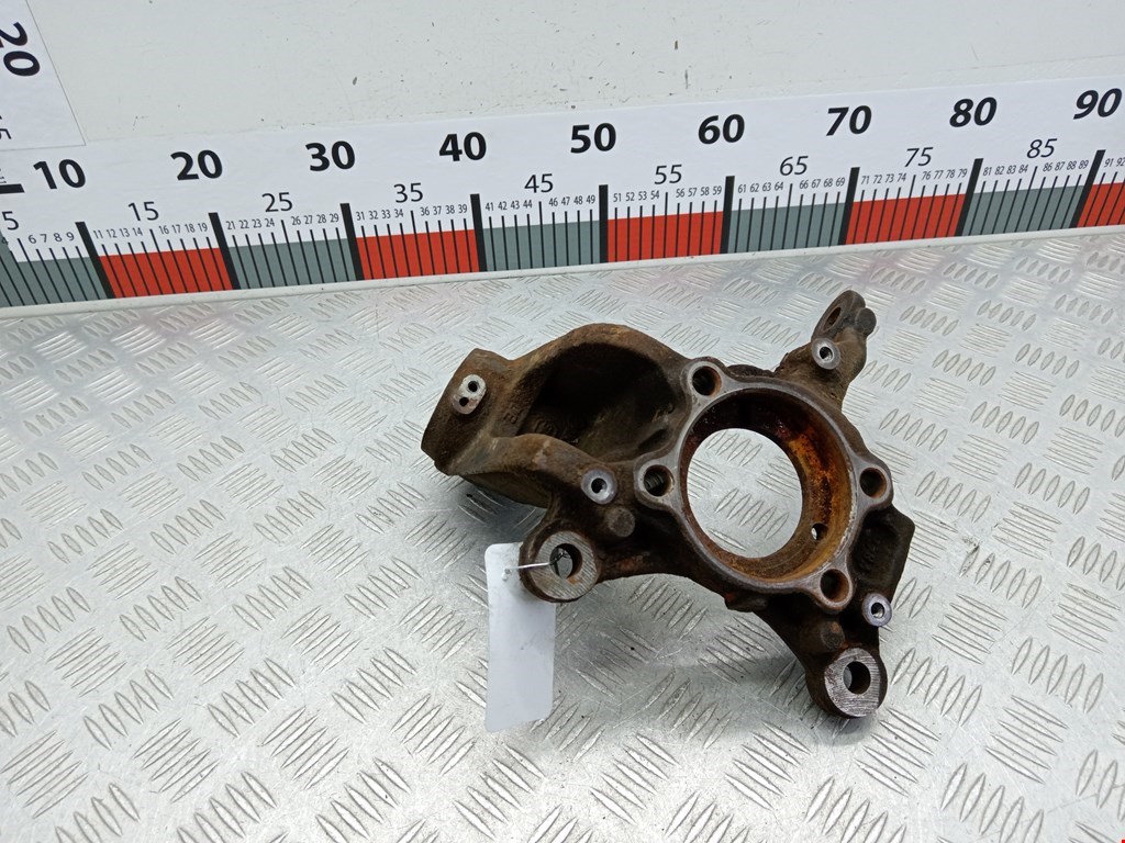 Кулак поворотный левый Volkswagen Touran 1 (2003-2015)