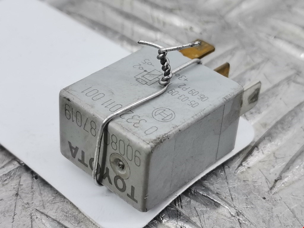 Реле TOYOTA Avensis 2003-2008